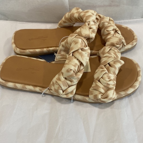 Women's Meg Knotted Slide Sandals - Universal Thread™ Almond Size 6.5 - Picture 5 of 7